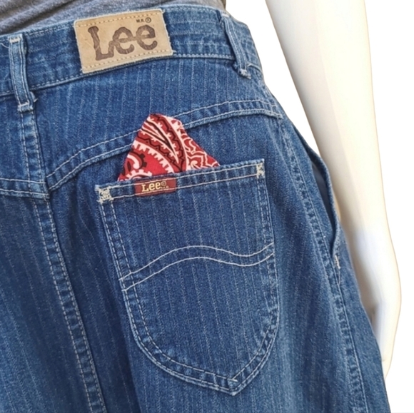 VINTAGE HANDMADE Upcycled Denim Jean Skirt S Lee Jeans Red Bandana Pintucked - Picture 9 of 14